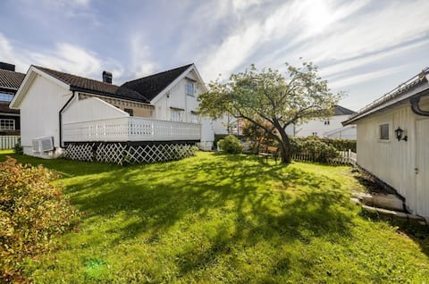 Entire house centrally located in a quiet area