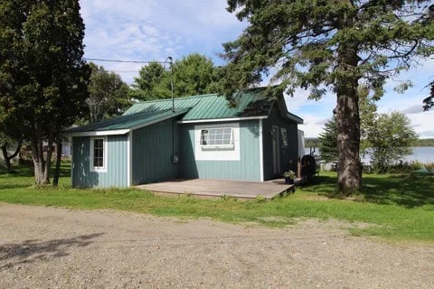 Your Pet Friendly, Maine Escape, on Haley Pond!