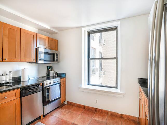 Upper west side retreat gallery image 3