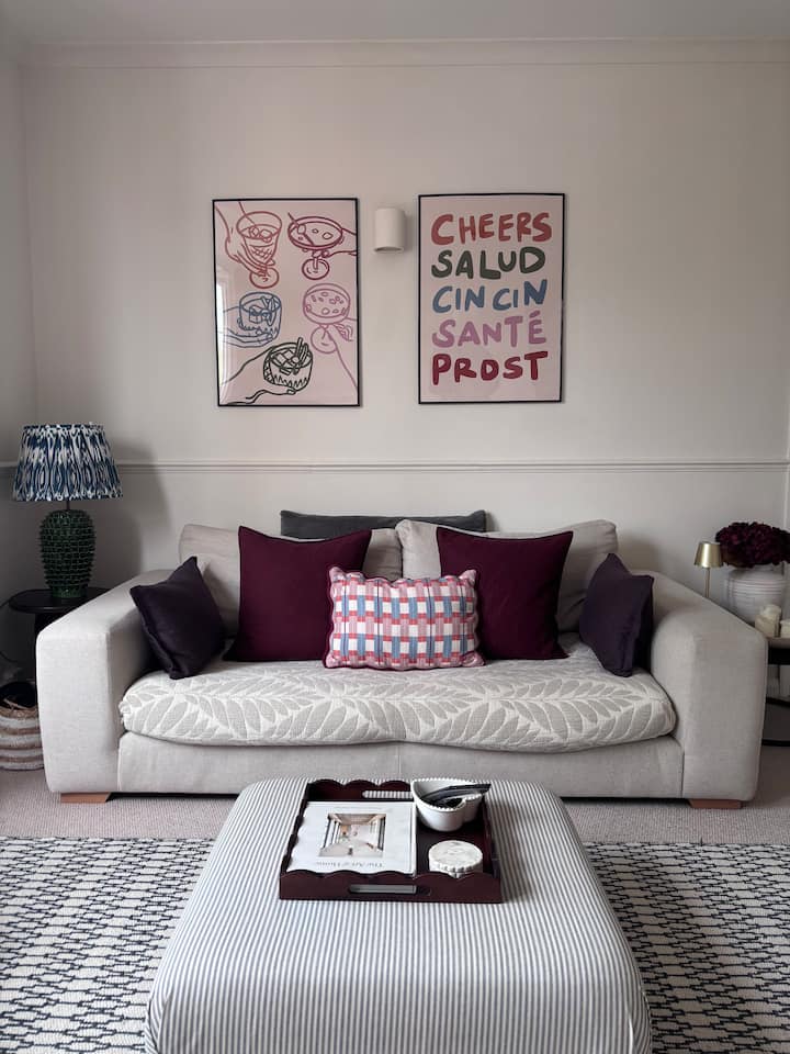 Elegant, Central Apartment With Scenic Church View - Cheltenham