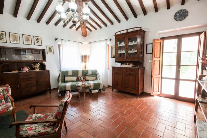 Apartment In Villa - Arezzo