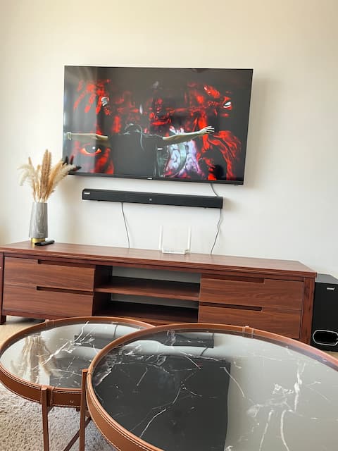 T’s stylish 1br duplex apartment