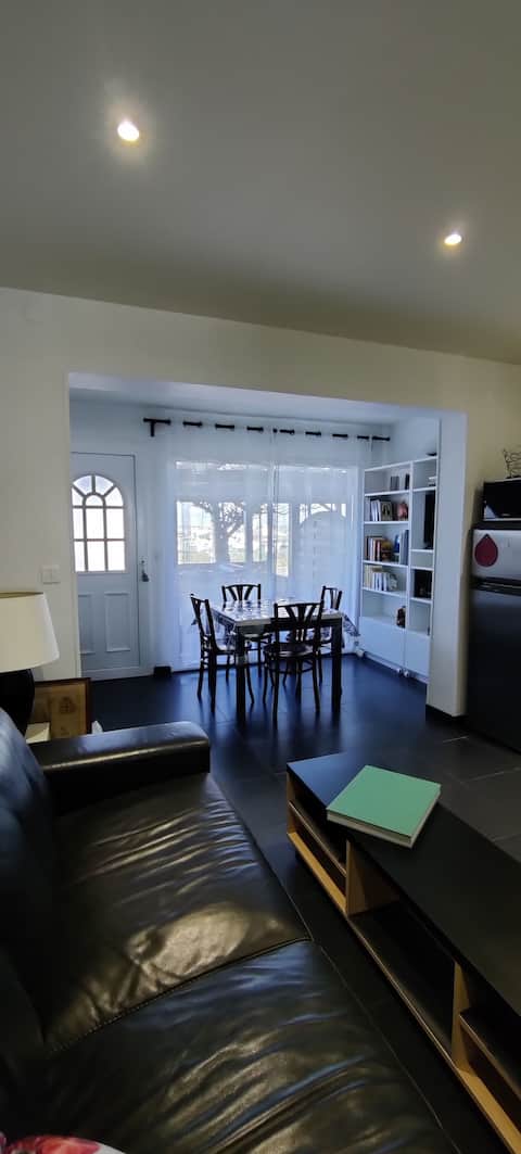 Casa Capicorsu 30 m from the beach overlooking the marina