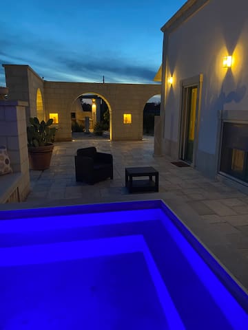 Masseria tre archi , con fantastica piscina