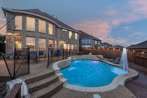 Beautiful Mansion w/ Pool + Huge Gameroom