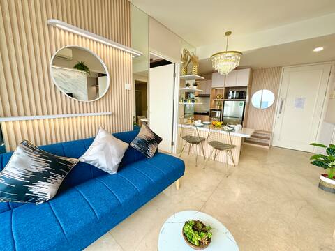 New Glorious 2BR Landmark Residence | Paskal 23