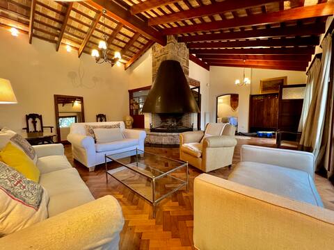 Casa Ballantine   - Yellow House -