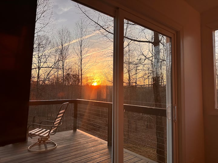 Tranquil Haven: Secluded Retreat - Lake Anna