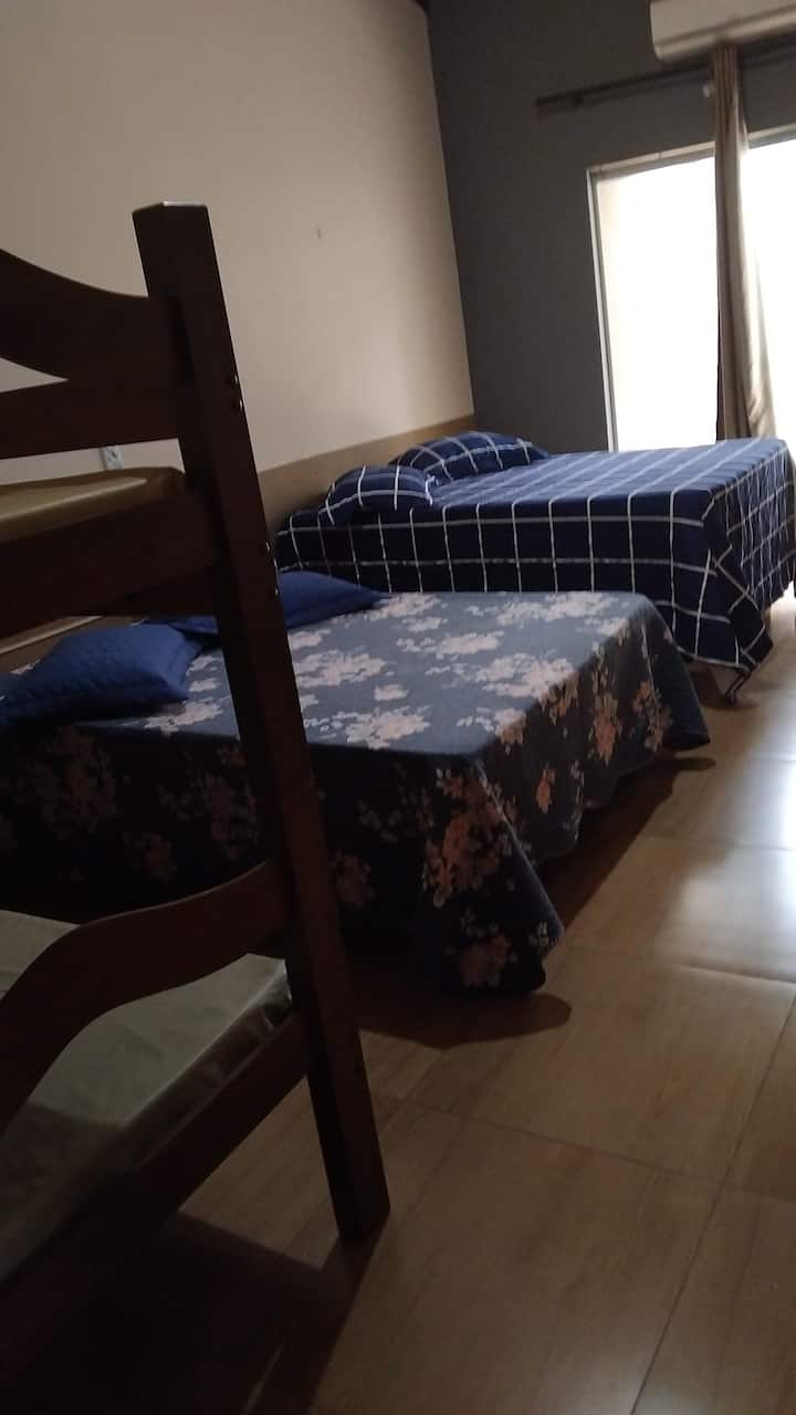 Schlafzimmer 1