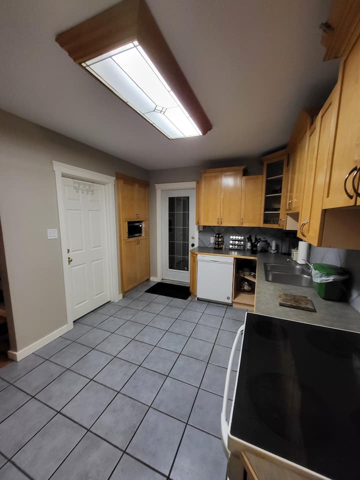 Private Bedroom With 2 Twin Beds - Saint Albert