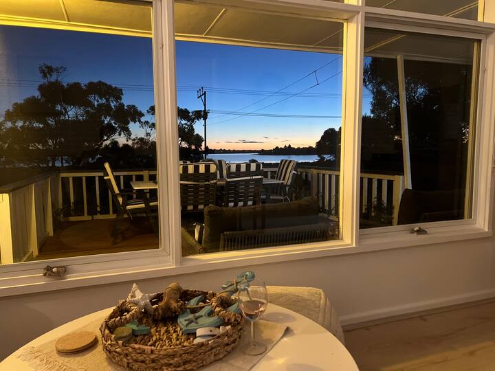 The Boathouse, A Place To Unwind & Explore - Hindmarsh Island