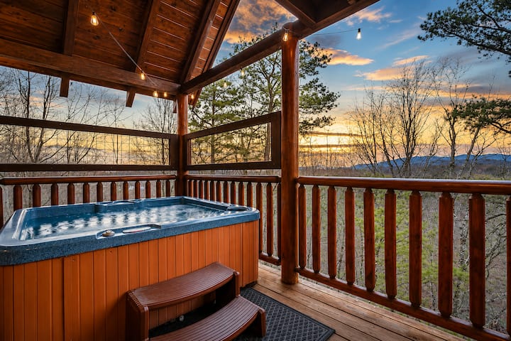 Mountain Cabin • Hot Tub • 10 Min to Dollywood - Cabins for Rent