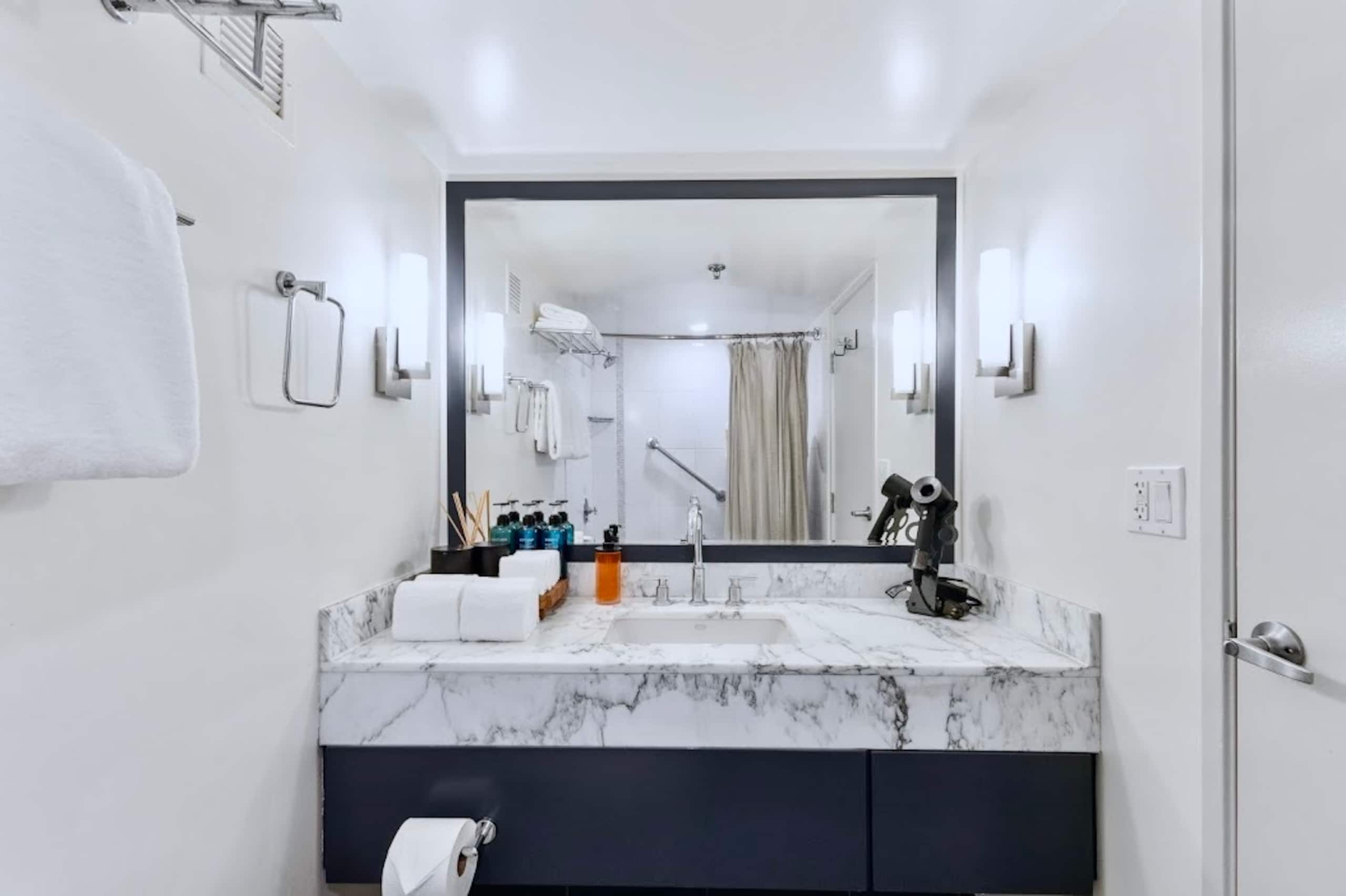 31FL-Upscale High FL-Ala Moana Hotel Deluxe Double - Photo 17