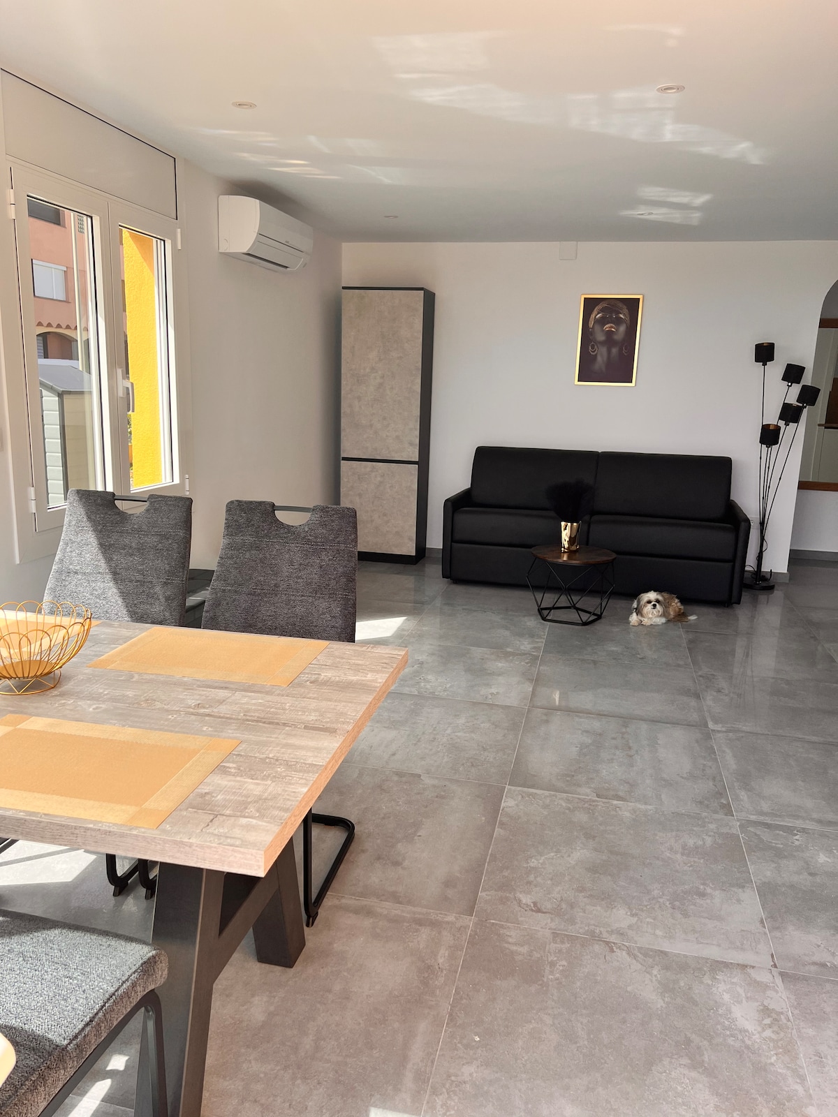 Top Airbnb: “Chanty 4“ Beachfront apartment with private garden in Castelló D'empúries
