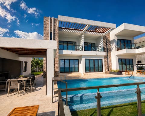 Oceanview Bliss · Luxury Villa with Private Chef