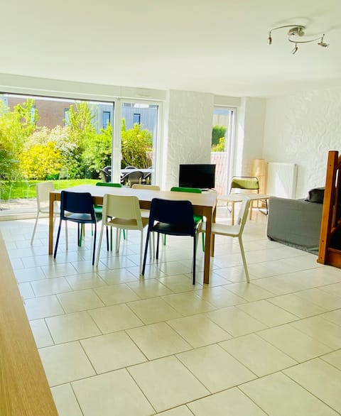 Park house - Spacious, quiet, beach 800m away