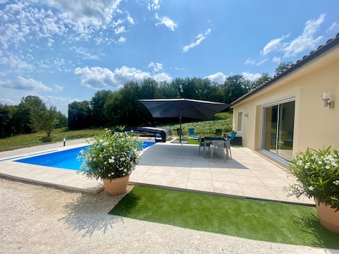 Périgord Sarlat 10 minutes away New gîte 6 people Swimming pool
