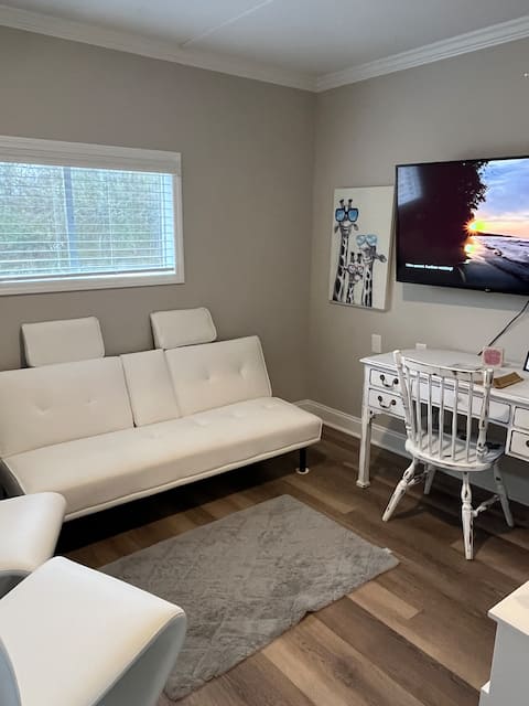 Cozy cabin new home