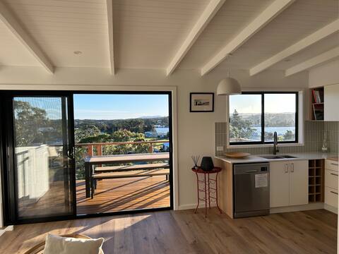 Chilltown - Burrill Lake Cottage With Views