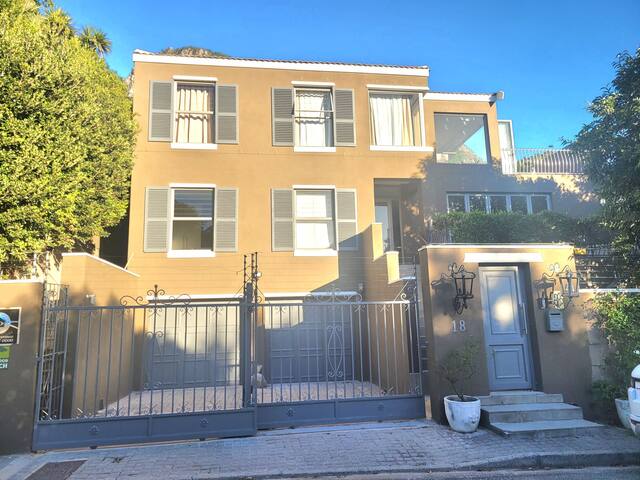 Secure, serene oasis enveloped in leafy views gallery image 4