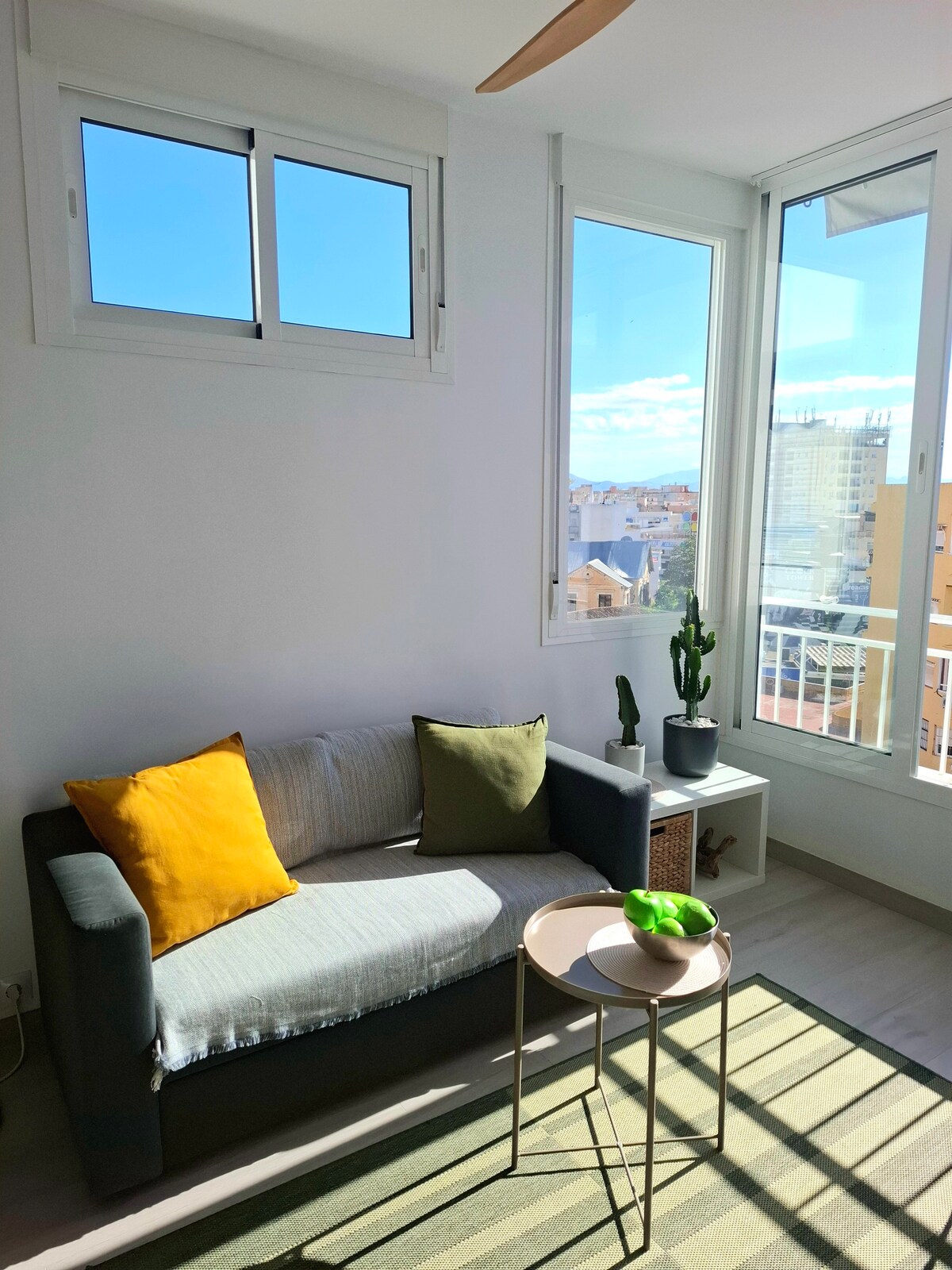Successful Airbnb property: Bright apartment in the heart of Torremolinos in Torremolinos