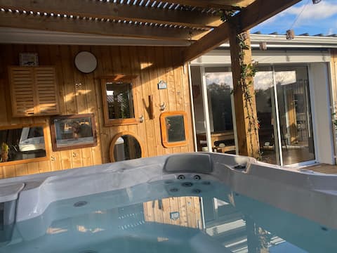 La Salamandre House with spa