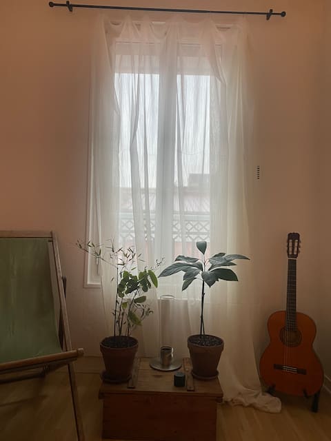 Popular Airbnb listing: Cozy apartment in Vincennes