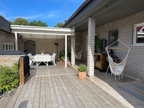 Family-friendly villa with lake view