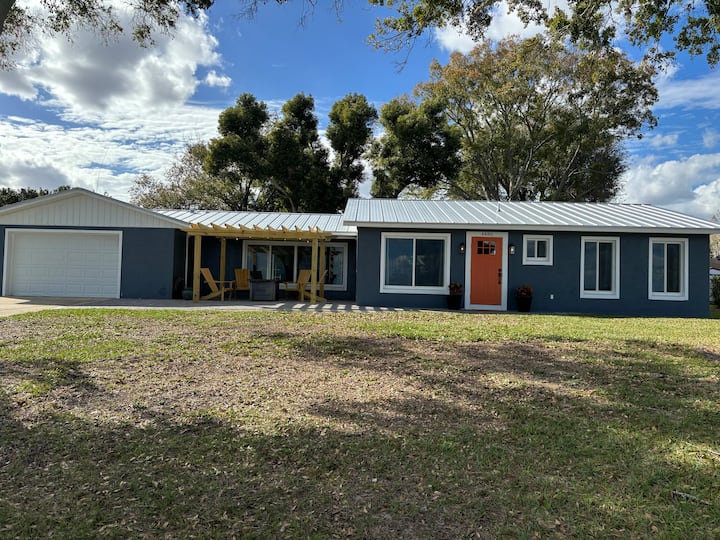 Lakehouse Livin’ Houses for Rent in Sebring, Florida, United States