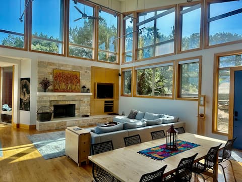 Popular Airbnb listing: Sunset Cliff Escape - Lakefront in Buchanan Dam