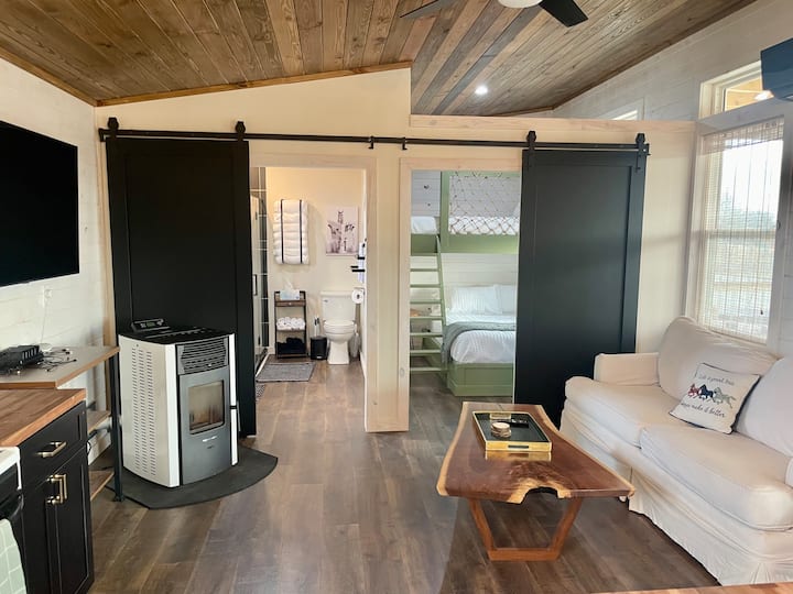 Erf Cabin 1/2 | Off-grid Retreat Near Ark + Trails - Corinth, KY