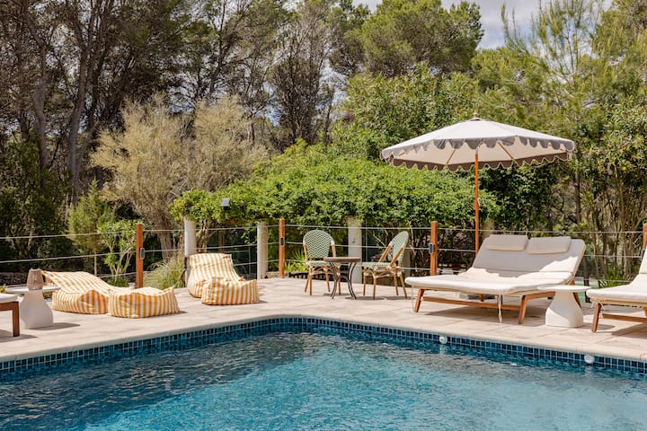 Villa Sa Tanca/Puig d'en Vall/6 bedrooms/Tennis court