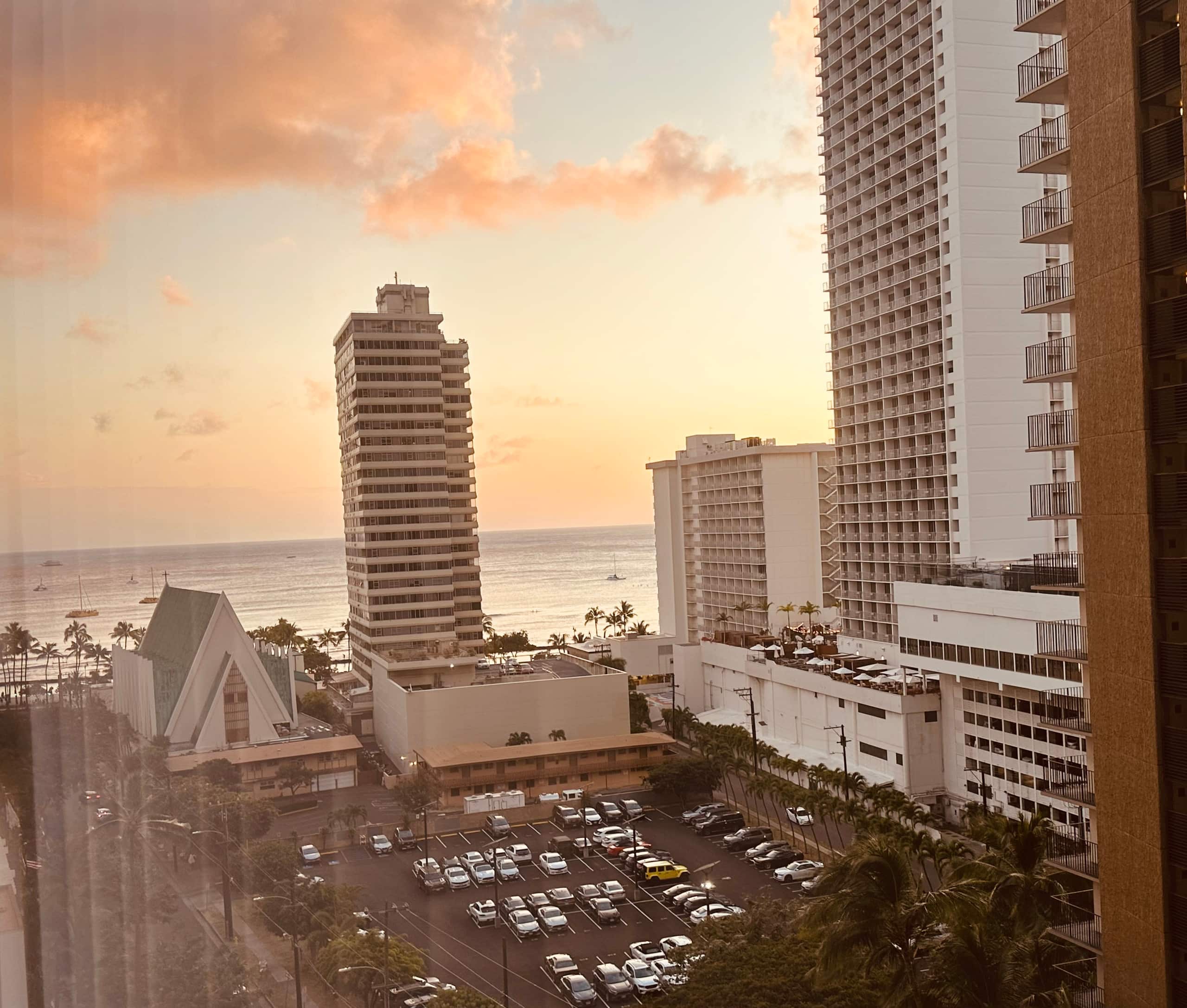 Condo in Honolulu · ★4.78 · 1 bedroom · 3 beds · 1 private bath - Image 44