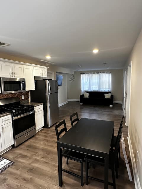 5 br duplex35 Min to NYC &7 Min to EWR