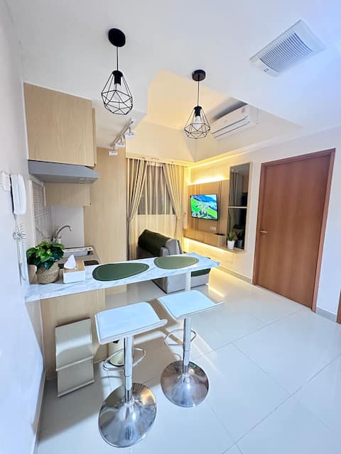 Evenciio 1-BR & Workspace Near Univ. of Indonesia