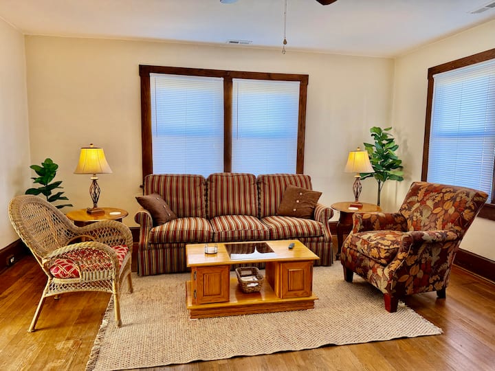 Clean, Quiet, Comfy!
2 Beds, 1 Bath, Full Kitchen. - Warriors' Path State Park, Kingsport