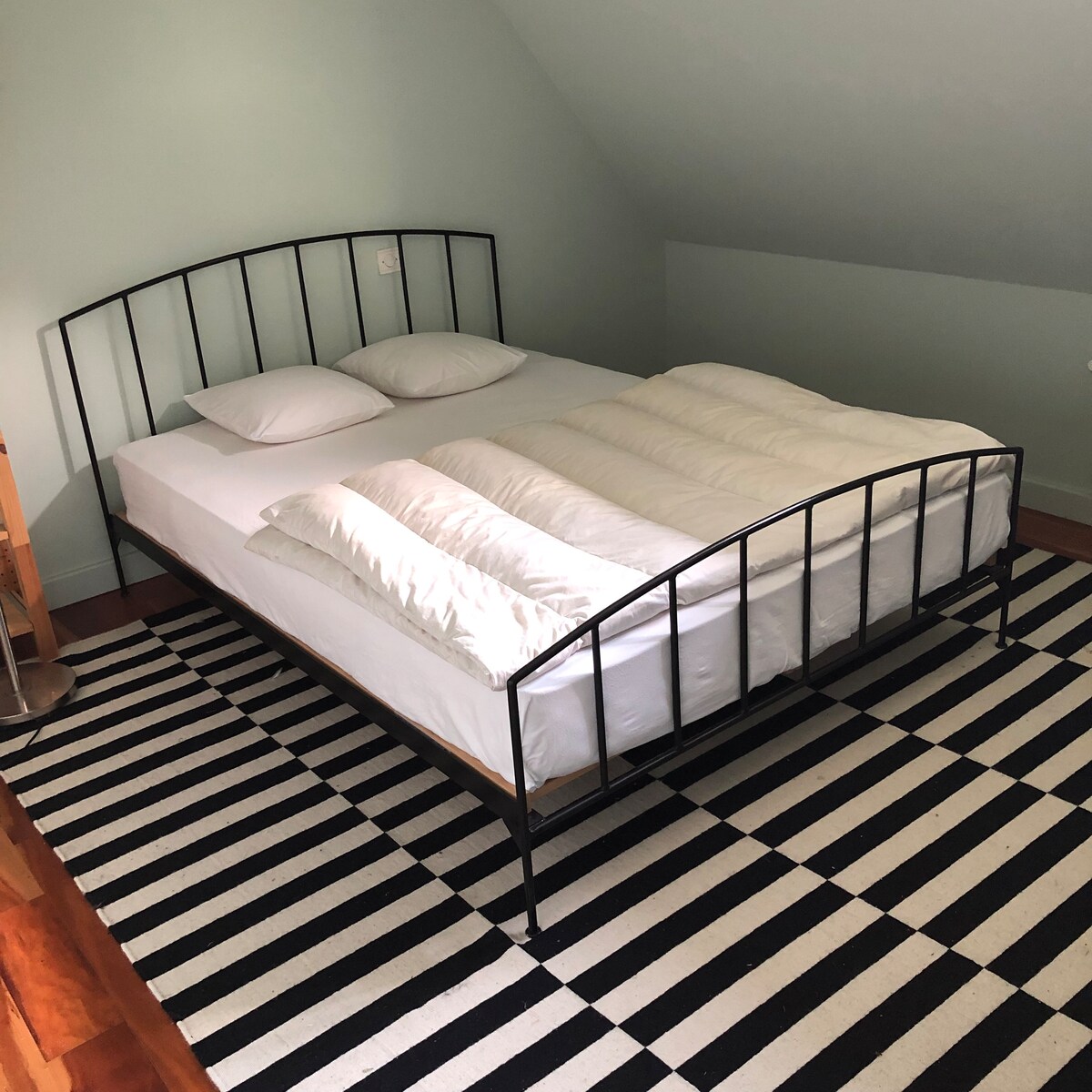 Гнездо на орли. Трет кат. Спие 2 и 2 деца.