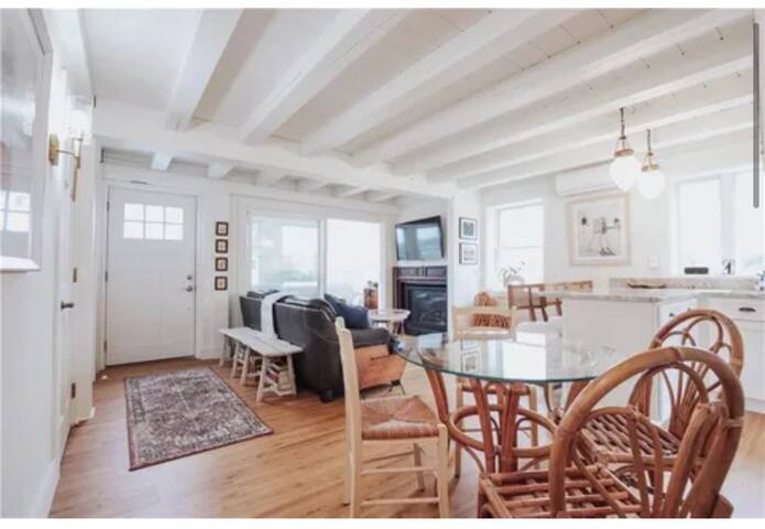 Watch Hill Cottage-Sunset Serendipity gallery image 5