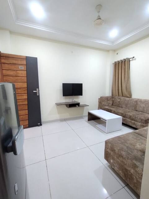 Elegent Ground floor 1BHK Flat