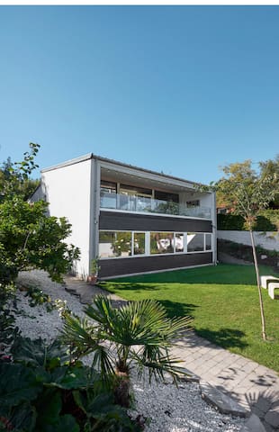 Rare Find: Stor Villa centralt beliggende gallery image 2