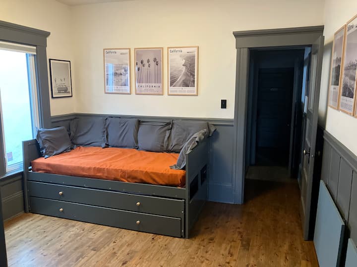 Private Suite W/entry, Living, Kitchen, Bath, Bed - San Francisco, CA
