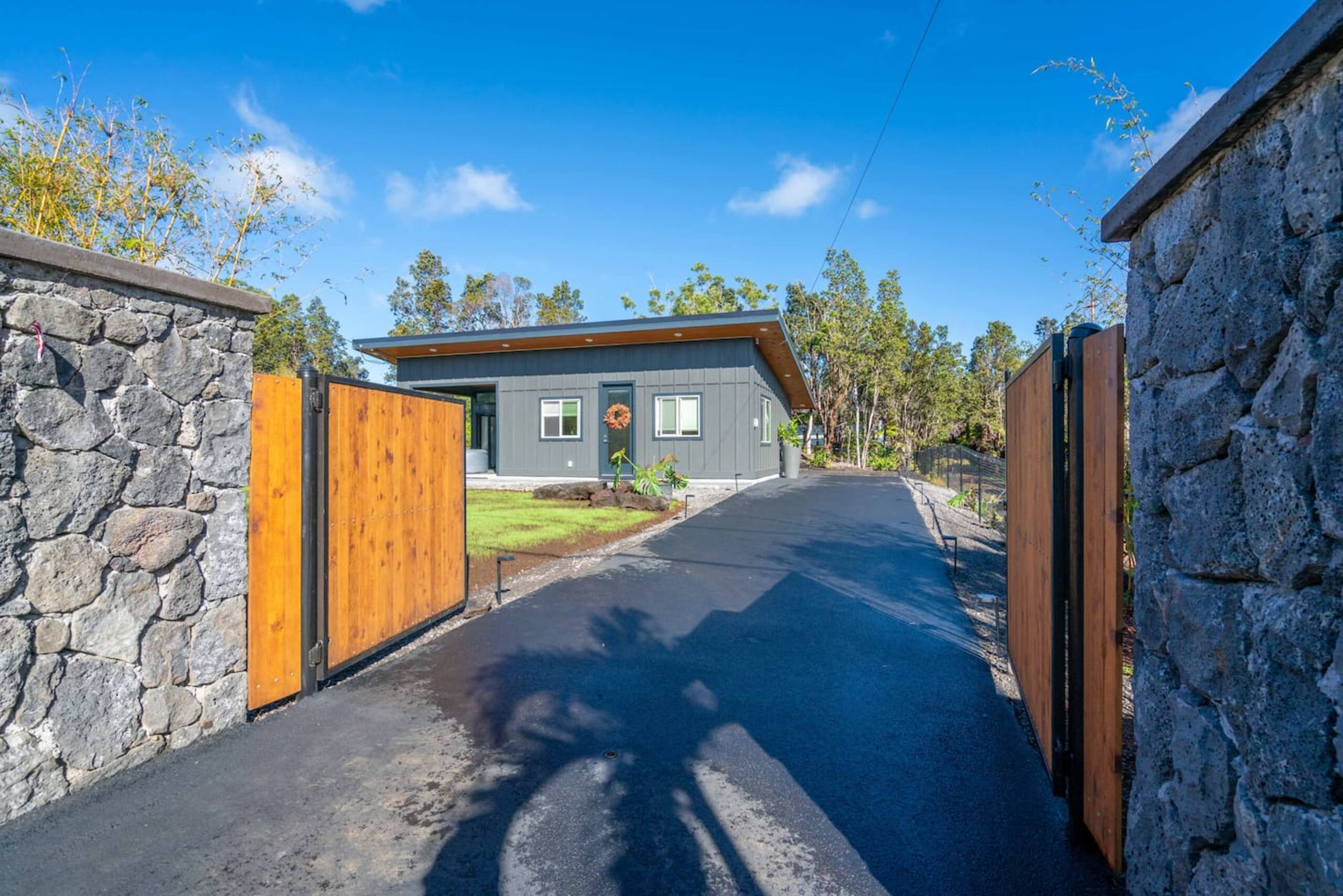 Home in Volcano · ★4.89 · 1 bedroom · 1 bed · 1 bath - Image 1