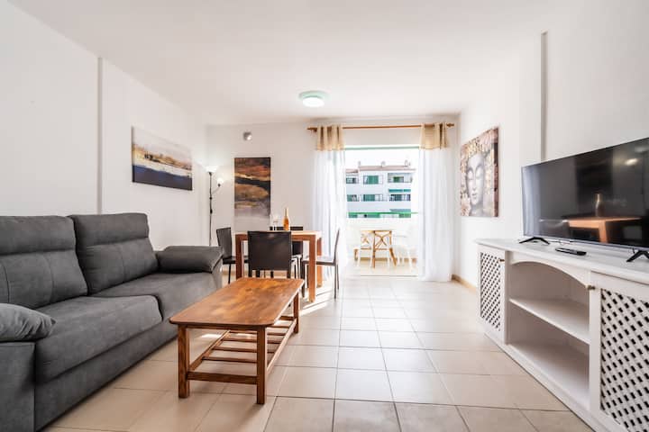 Amarillas Escapes - Tenerife South Airport (TFS)