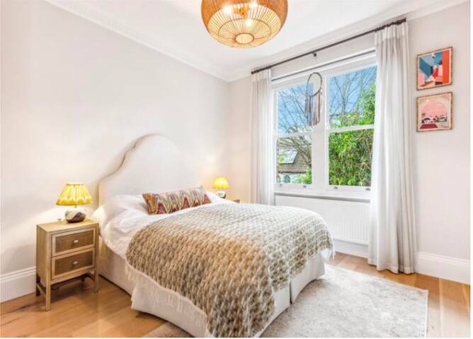 Stunning new home overlooking Battersea Park gallery image 3