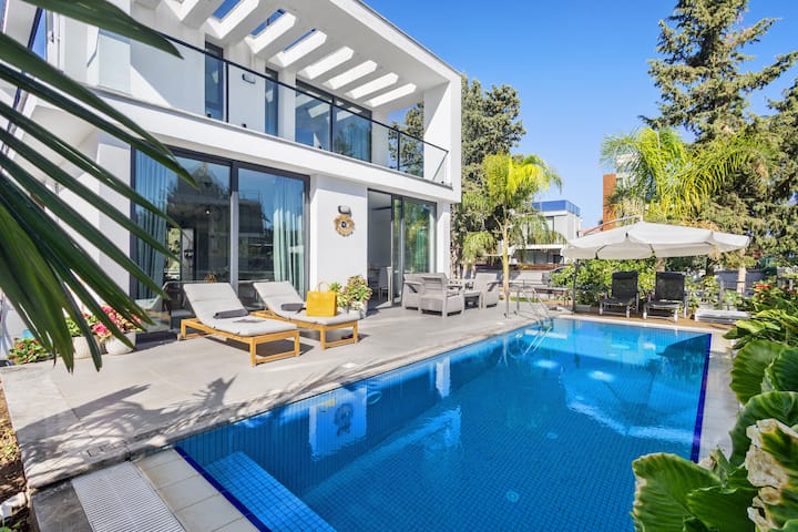 Newly built 2+1 villa with pool!