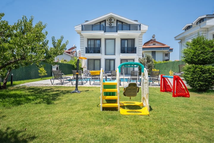 ÖLüdeniz 'De  2 Havuzlu Villa Bera 1 - Çeşme