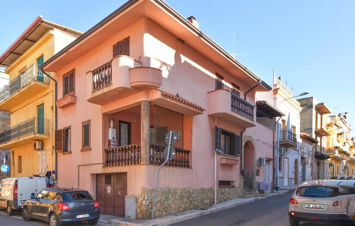 3 Bedroom Beautiful Home In Trappeto - Trappeto