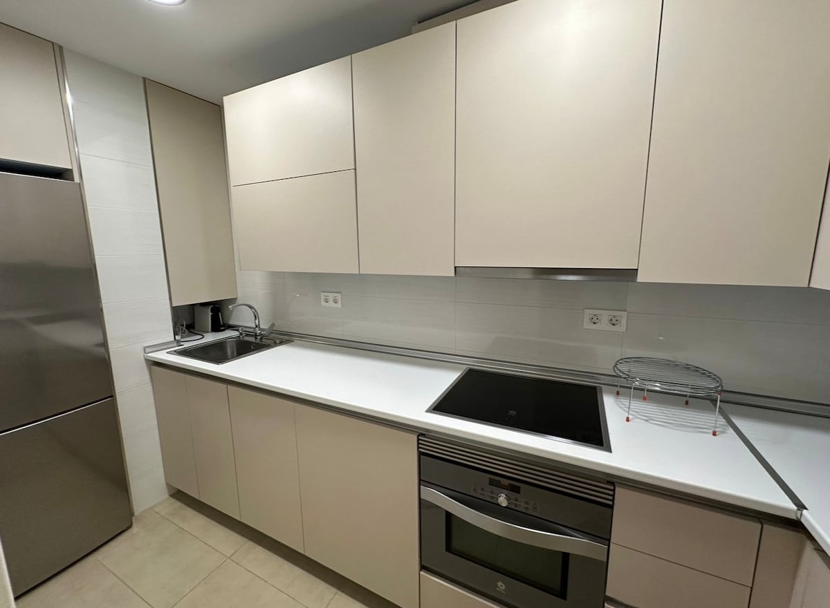 Anuncio de Airbnb popular: Suite & Lodge Gran Via Granada en Granada