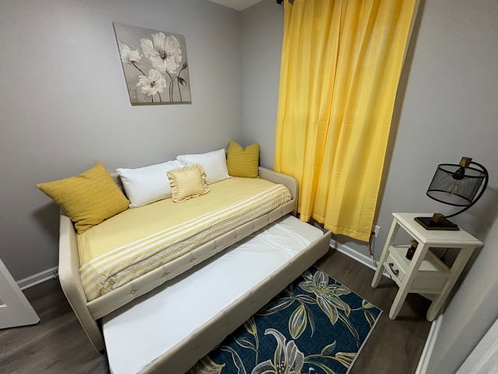 Сгъваемо легло с 2 единични матрака