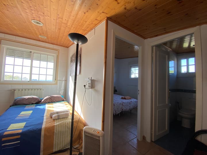 Rozkladacia pohovka (posteľná bielizeň je vo vstavanej skrini v hlavnej spálni)